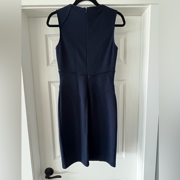 Navy bodycon stretch fabric dress with leatherette contour - Picture 5 of 5